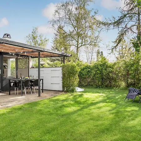 Cozy In Stubbekobing With Kitchen 度假居